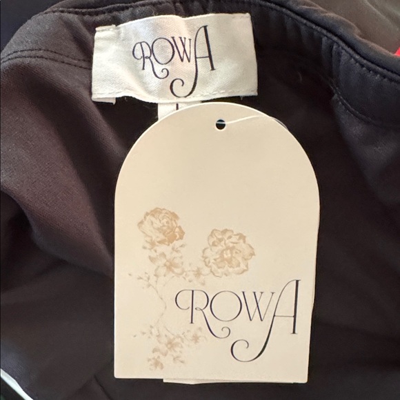 Chic Black Maxi Dress with Red Floral Design - Picture 3 of 3